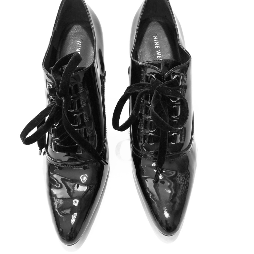 Nine West black patent lace up pumps